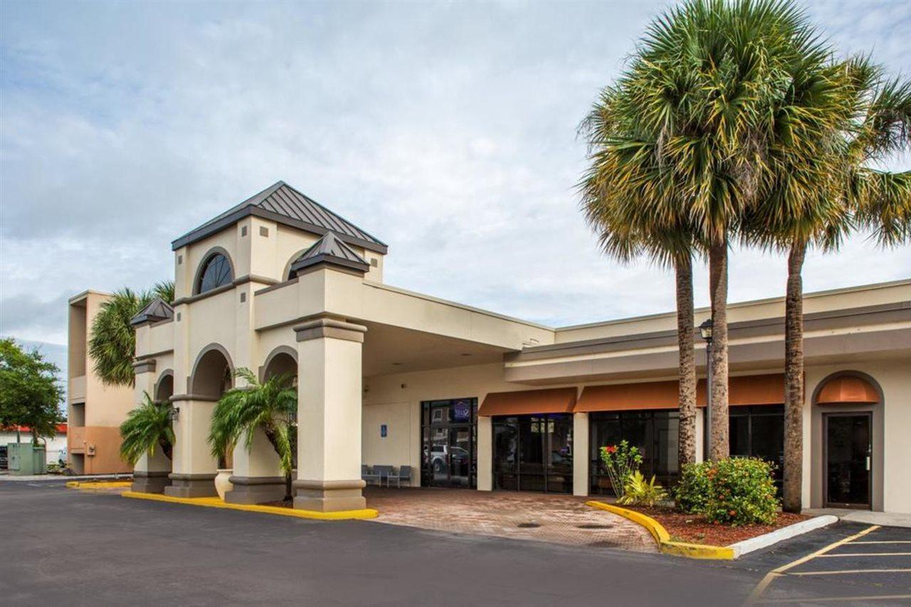 Days Inn & Suites By Wyndham Orlando Airport Eksteriør bilde