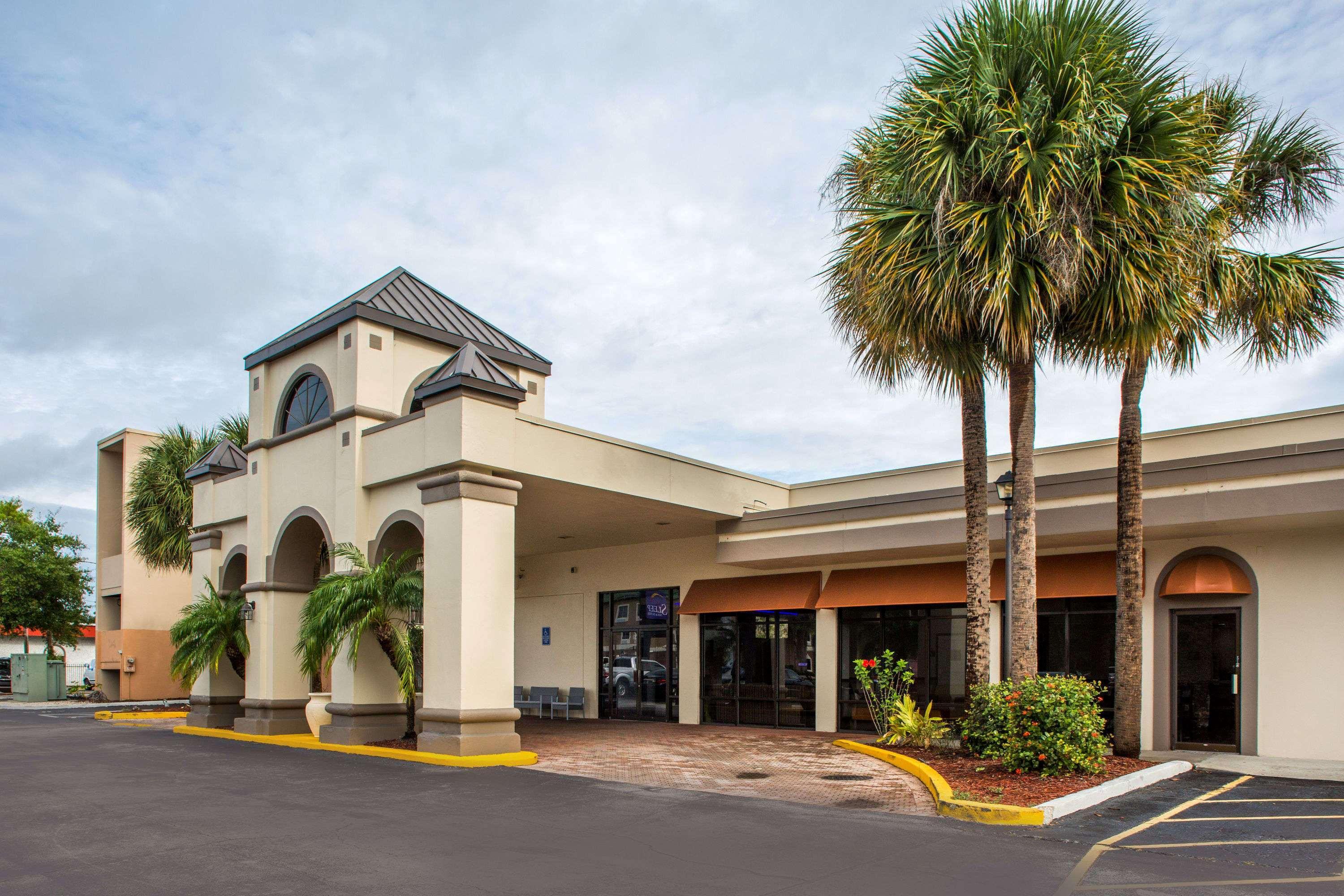 Days Inn & Suites By Wyndham Orlando Airport Eksteriør bilde